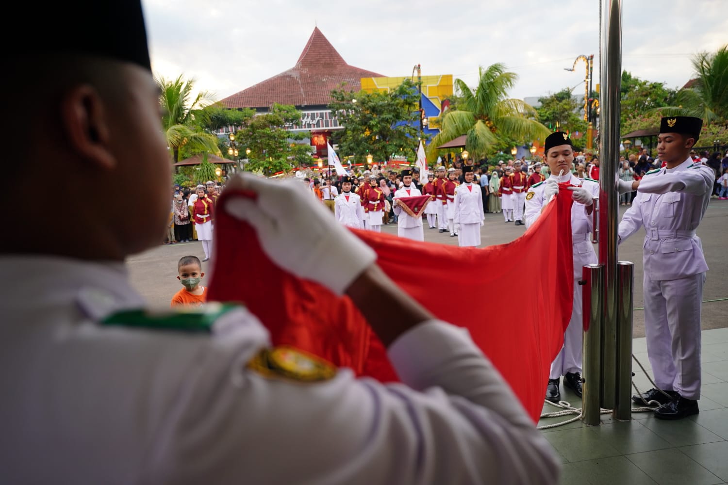 Kembali Digelar, Parade Senja Curi Perhatian Wisatawan PSC