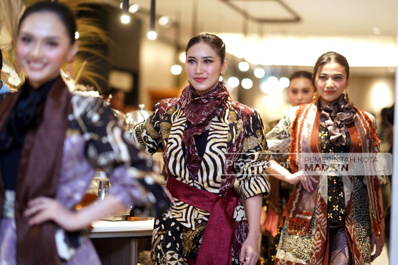 Wali Kota Maidi Hadiri Fashion Show, Apresiasi Desainer dan UMKM Lokal