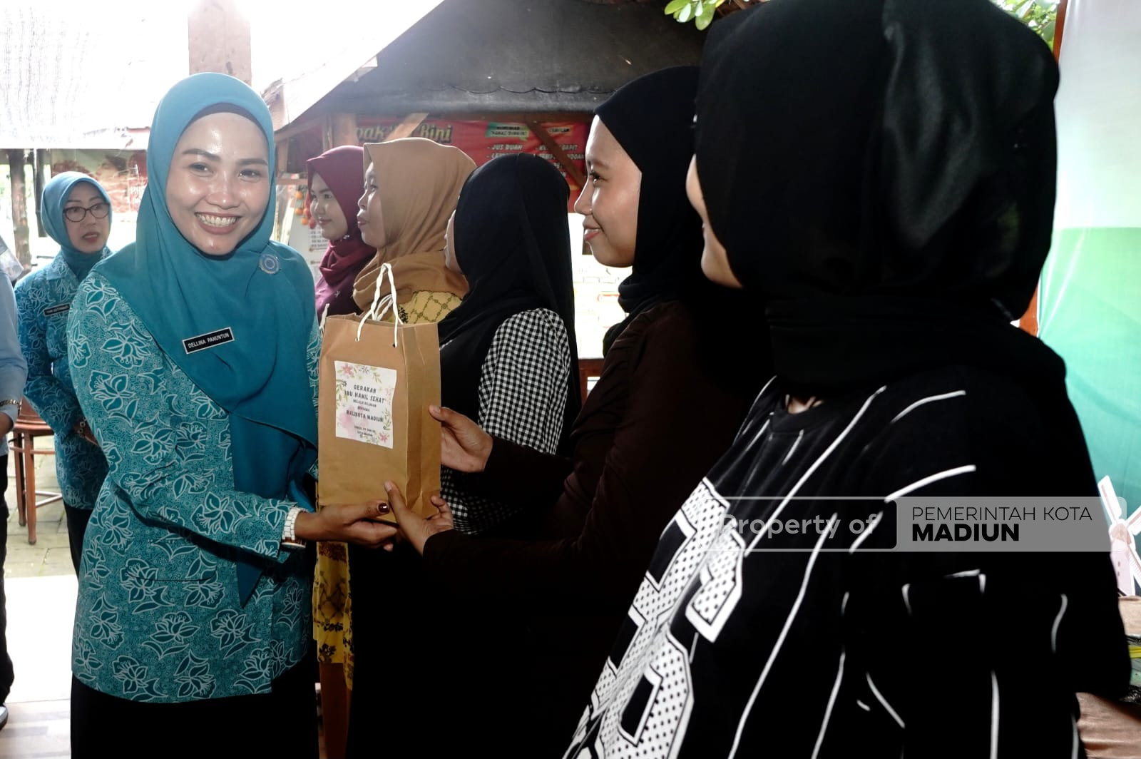 Tekan Angka Stunting dalam Peringatan HKN ke-61, Pemkot Madiun Ajak Ibu Hamil Rujakan