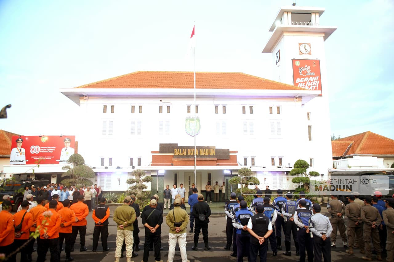 Gelar Apel Pengamanan, Wali Kota Madiun Imbau Personel Jaga Kondusivitas