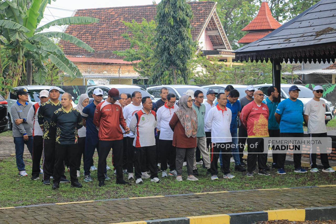 Apel dan Olahraga Bersama Pegawai Perumdam Tirta Taman Sari, Wali Kota Tekankan Efisiensi dan Kemandirian BUMD