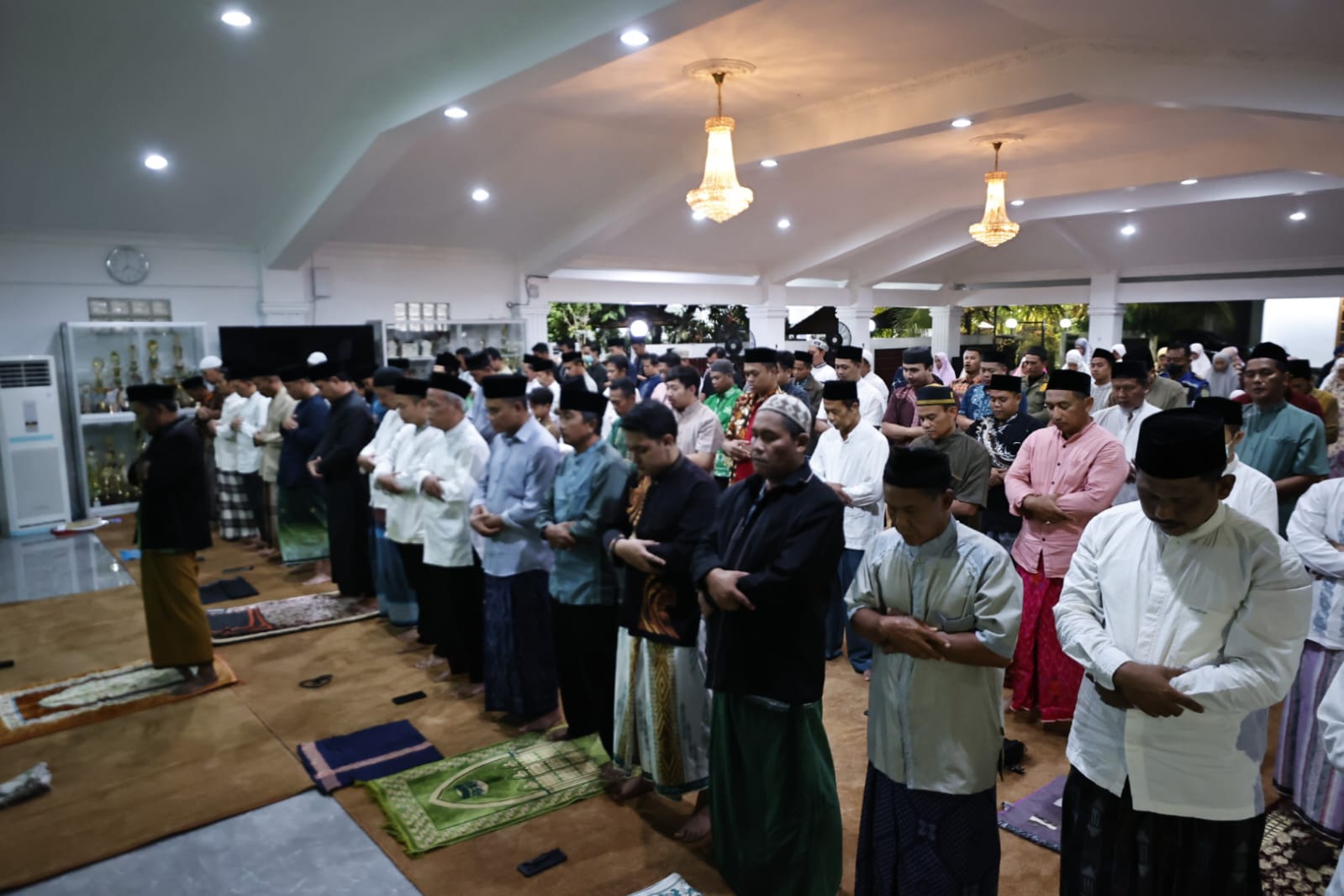 Salat Tarawih di Rumdin Rangkaian Safari Ramadan, Wali Kota Ajak Jamaah Tingkatkan Kebaikan