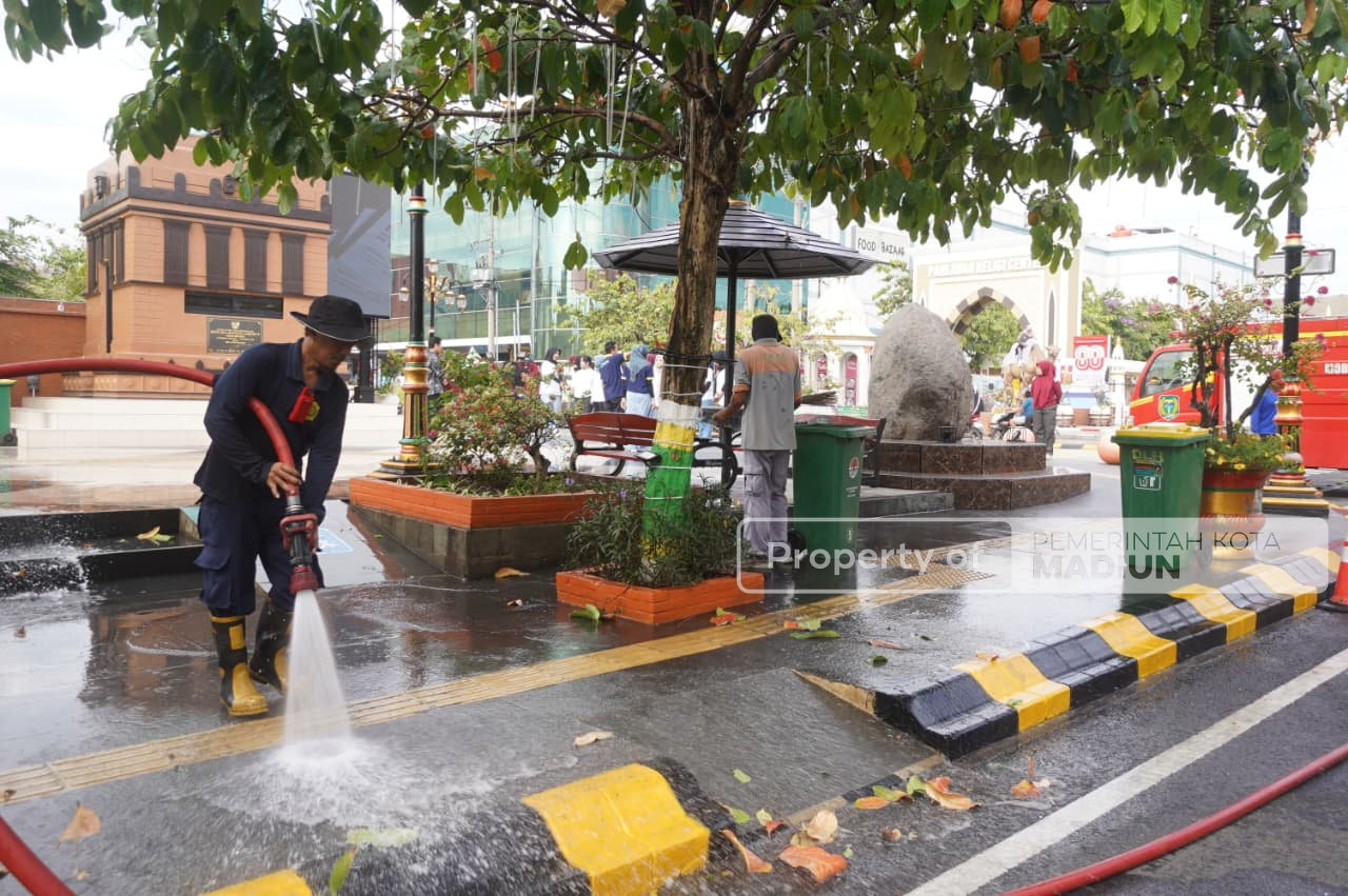 Wujudkan Kota Bersih, Wawali Pantau Kerja Bakti Jumat Pagi