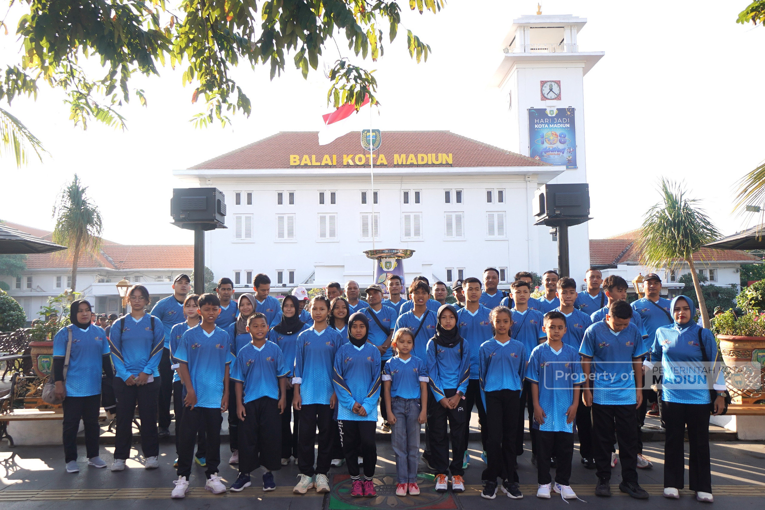 Lepas Kontingen O2SN, Plt Wali Kota Harap Atlet Kota Madiun Raih Prestasi Terbaik
