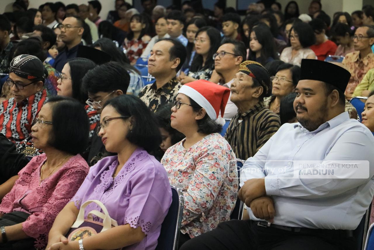 Hadiri Perayaan Natal, Wali Kota: Doa Jemaat GKJW Bawa Kota Madiun Semakin Maju Mendunia