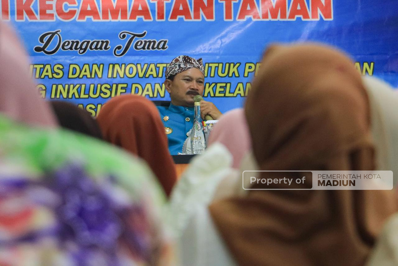 Hadiri Pembinaan Pegawai Kecamatan Taman, Wali Kota Madiun Tekankan Tiga Prioritas dalam Bekerja
