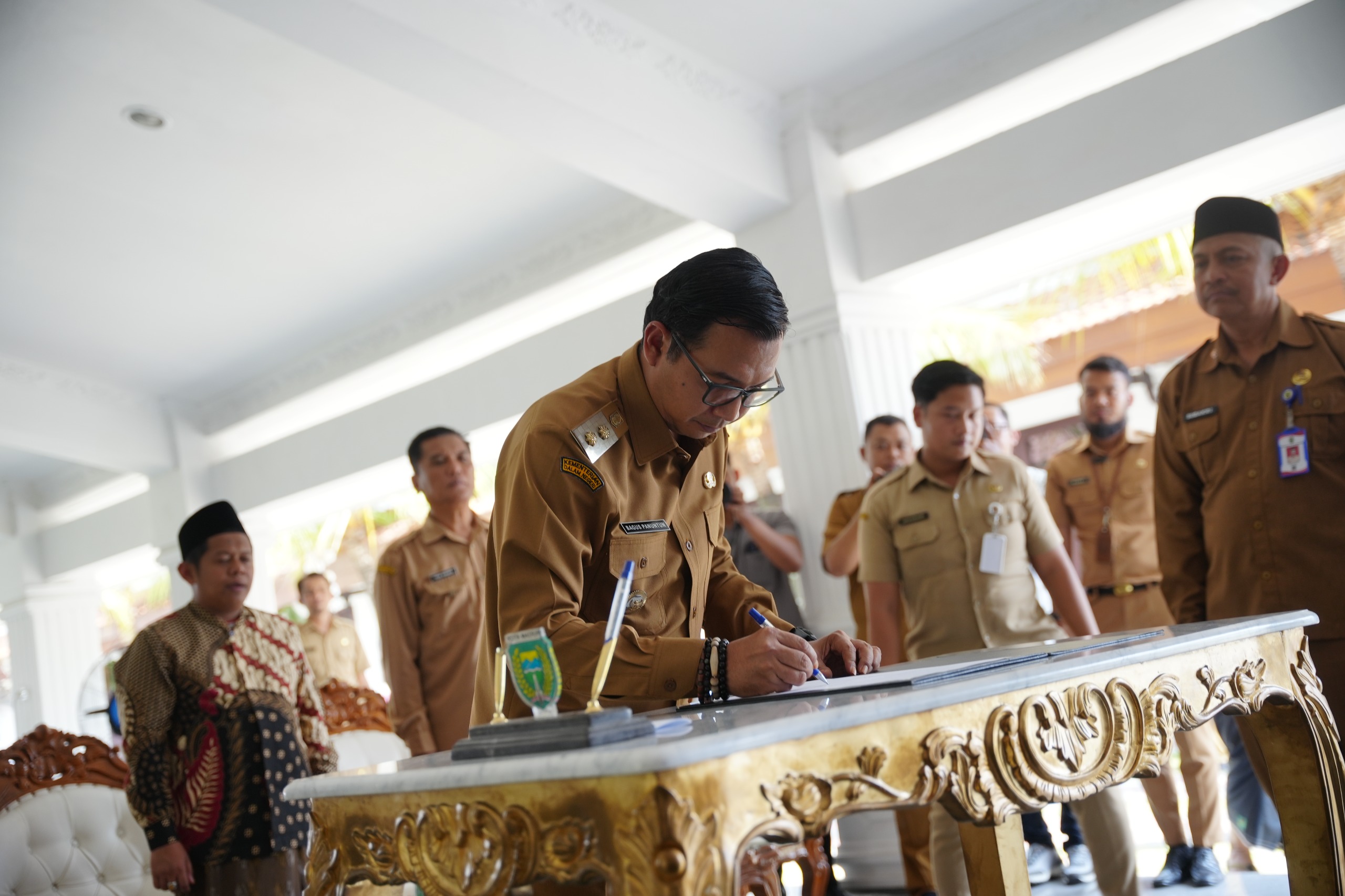 Plt Wali Kota Resmi Kukuhkan Pengurus FKUB dan FPK, Perkuat Toleransi dan Kepedulian Sosial