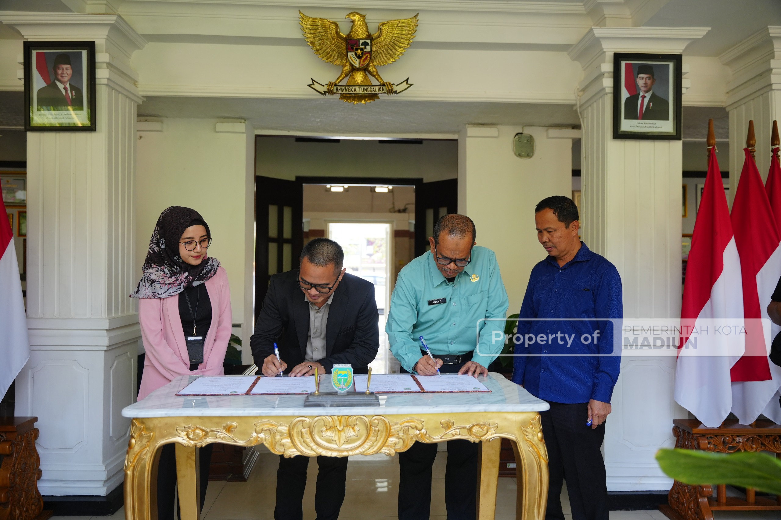 Sekda Kota Madiun Terima Penyaluran CSR Bersama Sektor Swasta Tingkatkan Lingkungan Sehat