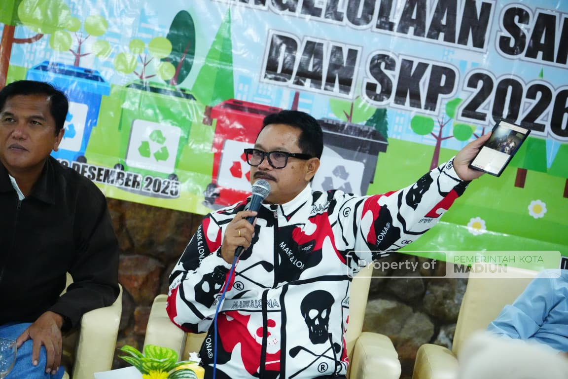 Tingkatkan Sinergi Pegawai, DLH Kota Madiun Gelar Sosialisasi dan Team Building