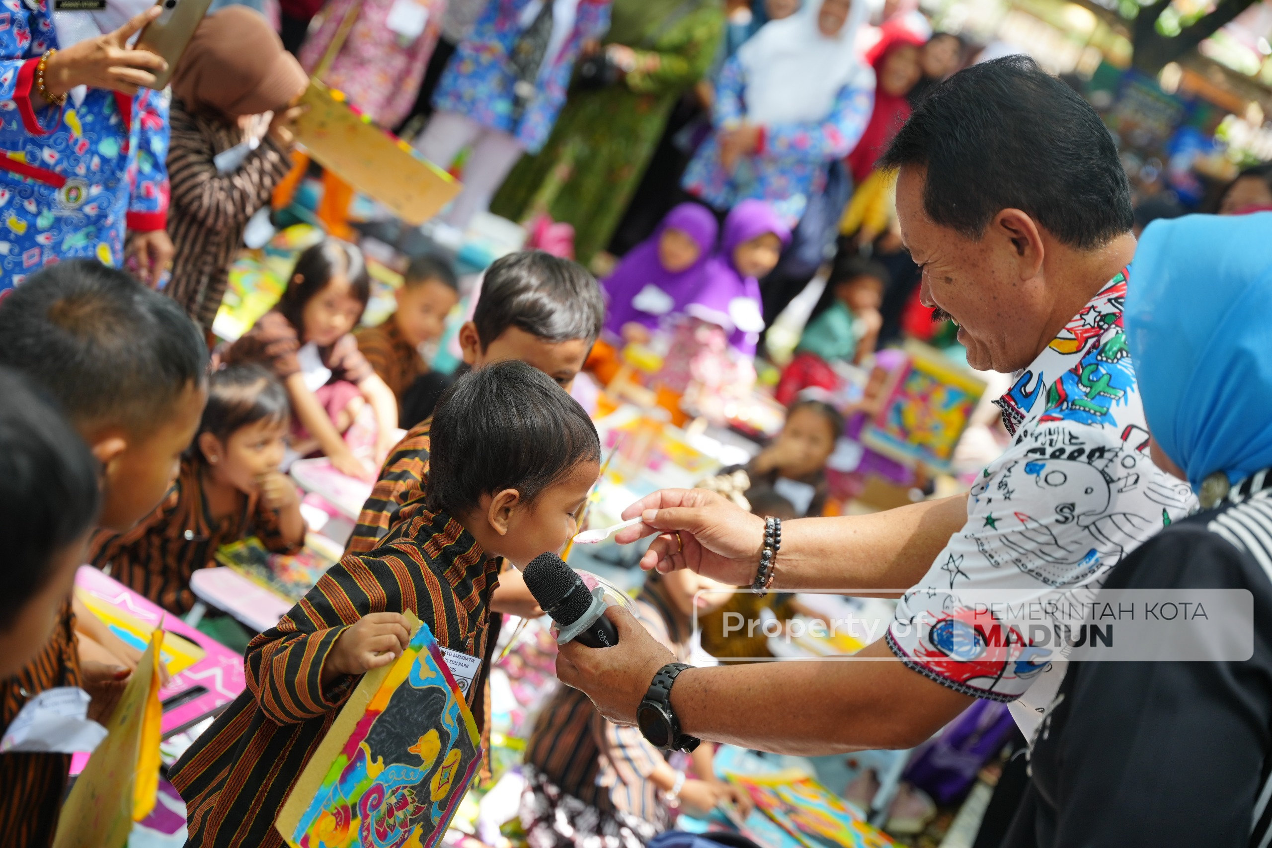 Ratusan Anak TK di Madiun Belajar Membatik, Wali Kota: Potensinya Luar Biasa