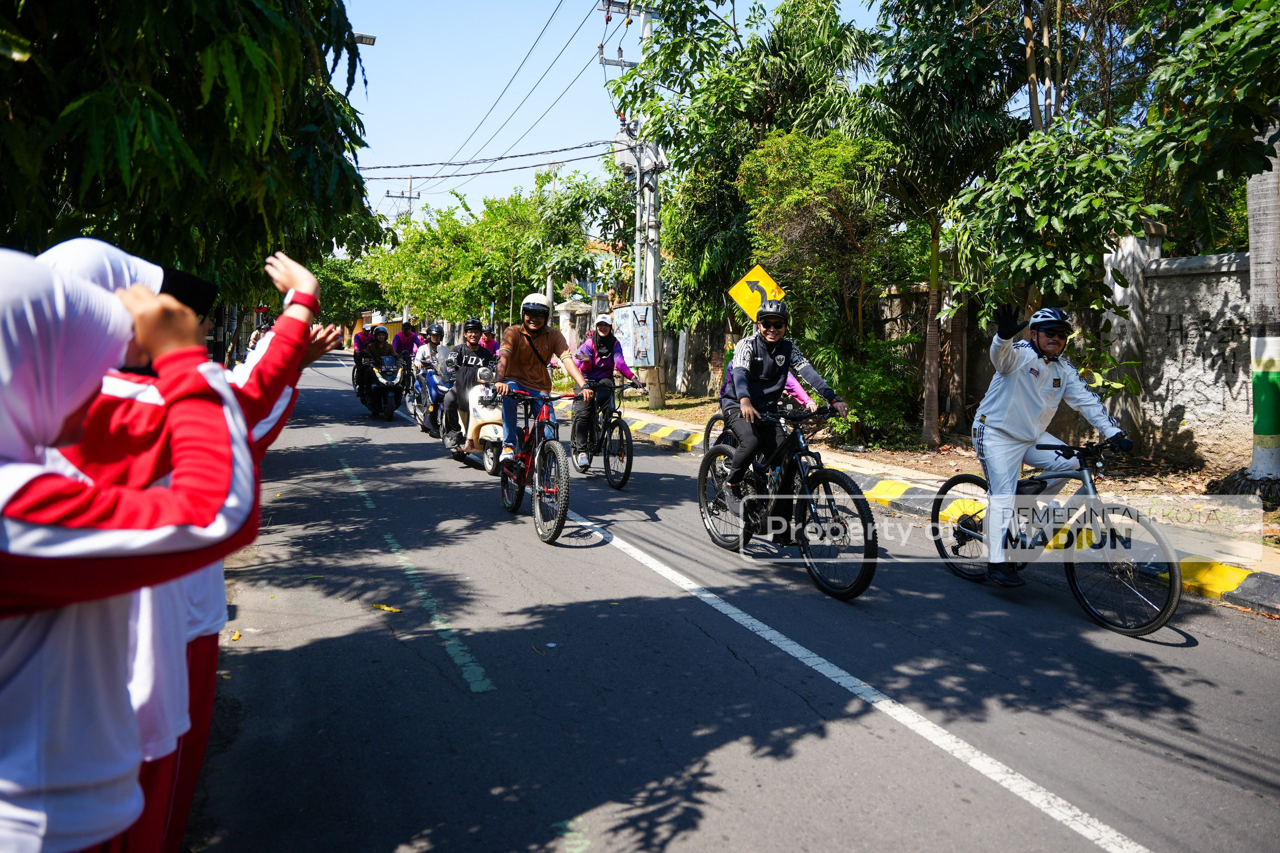 Mulai Turun Hujan, Wali Kota-Wawali Gowes Cek Saluran