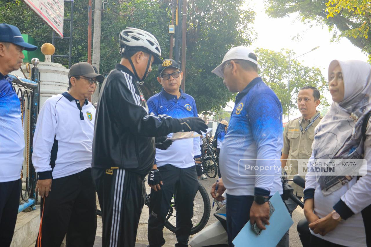 Gowes Lapangan, Wali Kota Madiun Tinjau Renovasi Kecamatan Taman dan Pembangunan Kampung Jepang