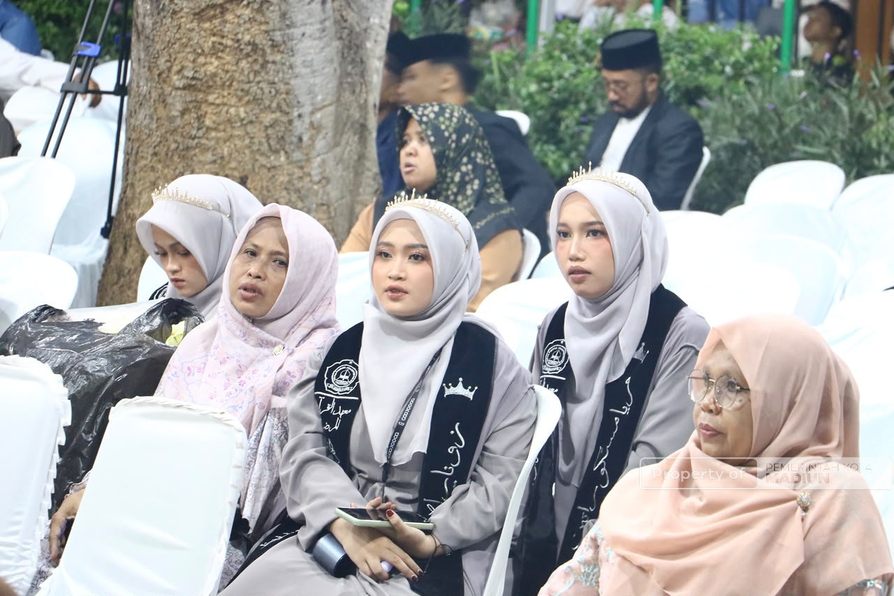 Hadiri Haflah Akhirusanah Ponpes Al-Mardliyyah, Plt Wali Kota Harap Para Santri Berlanjut ke Jenjang Kuliah