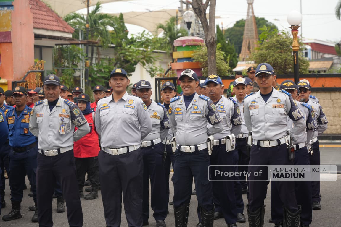 Apel Satgas Tahun Baru 2026, Wawali Ajak Wujudkan ‘Madiun Berkilau’ yang Nyaman dan Aman