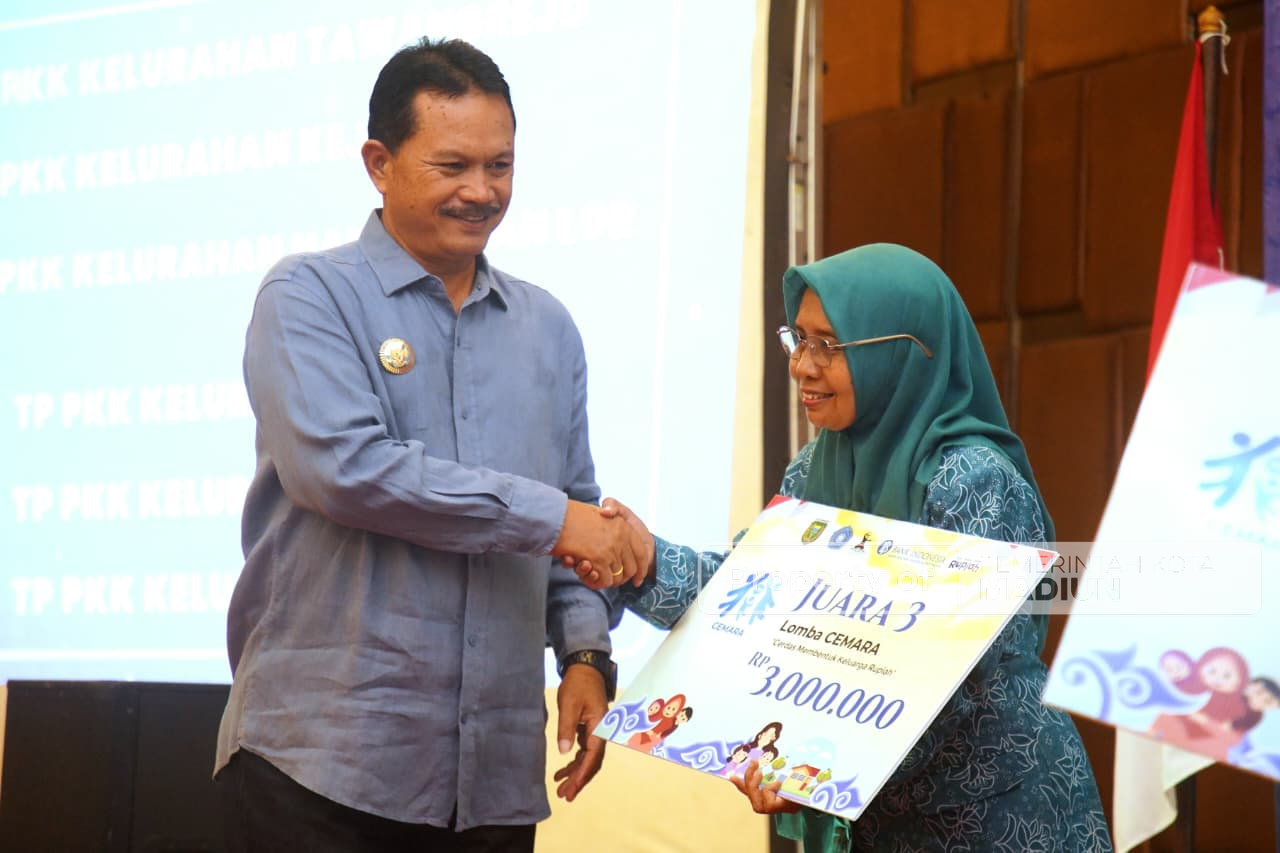 Penutupan Program CEMARA dan Beri Edukasi SEHATI, Wali Kota Tekankan Pentingnya Literasi Keuangan