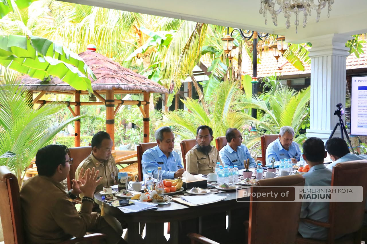 Dorong Perumda Tirta Taman Sari Lebih Profesional, Plt Wali Kota Tekankan Fokus pada Pelayanan