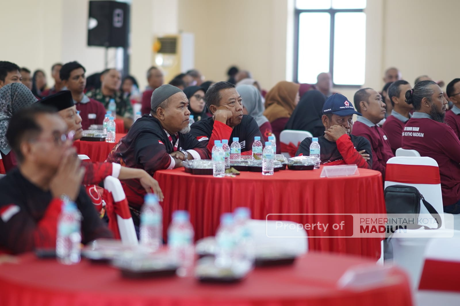 Hadiri HUT ke-80 PMI, Wali Kota Madiun Apresiasi Pendonor Setia dan Bagikan Penghargaan