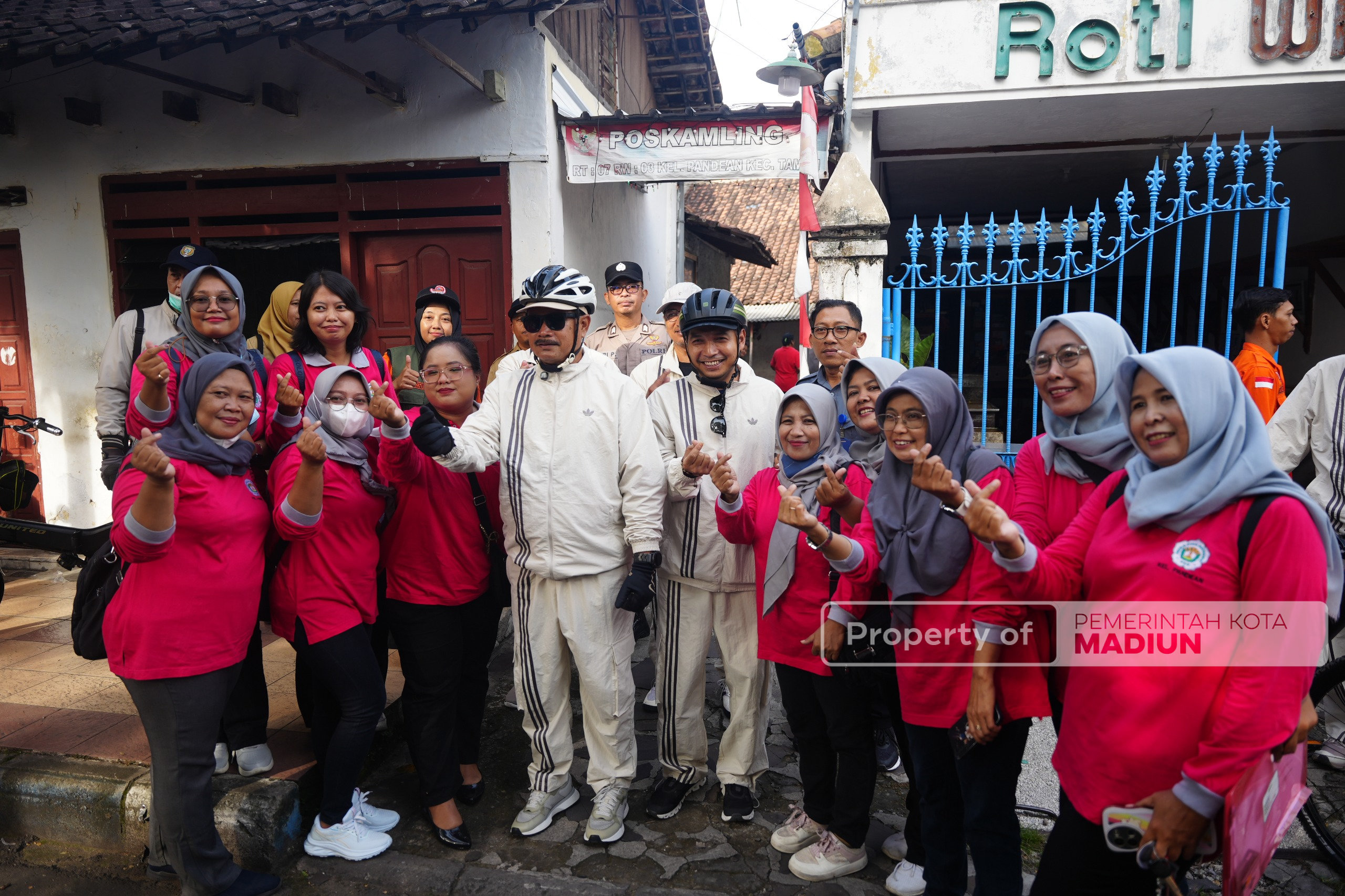 Cek Estetika Kota Melalui Gowes Bersama, Wali Kota Juga Tandai Tiang Provider Bermasalah