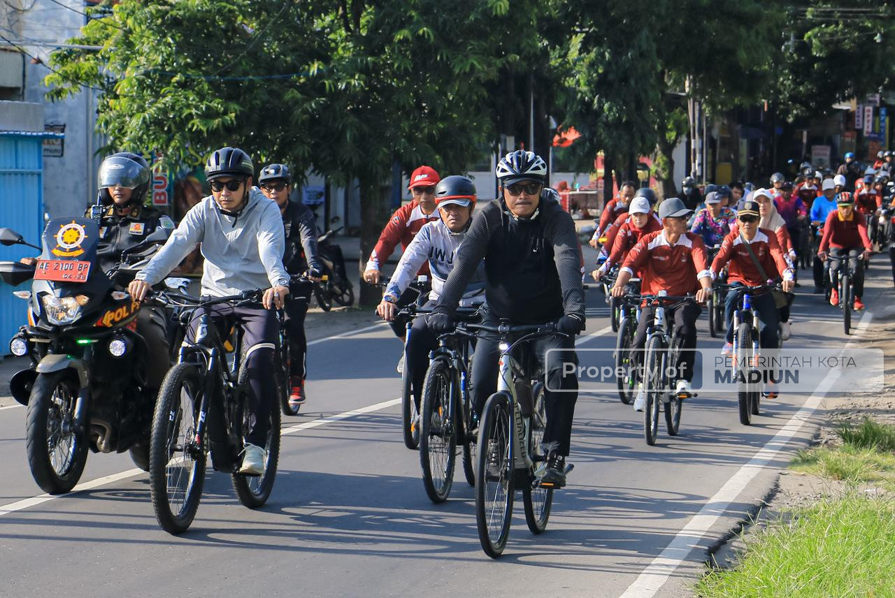 Gowes Pagi Lagi, Wali Kota Cek Progres Pembangunan dan Resmikan Rumah Dinas Dandim 0803