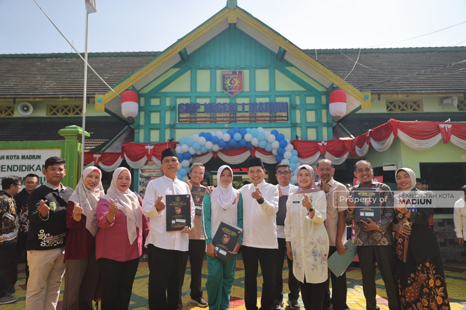Plt Wali Kota Apresiasi Gerakan Ayah Mengambil Rapor untuk Dukung Tumbuh Kembang Anak