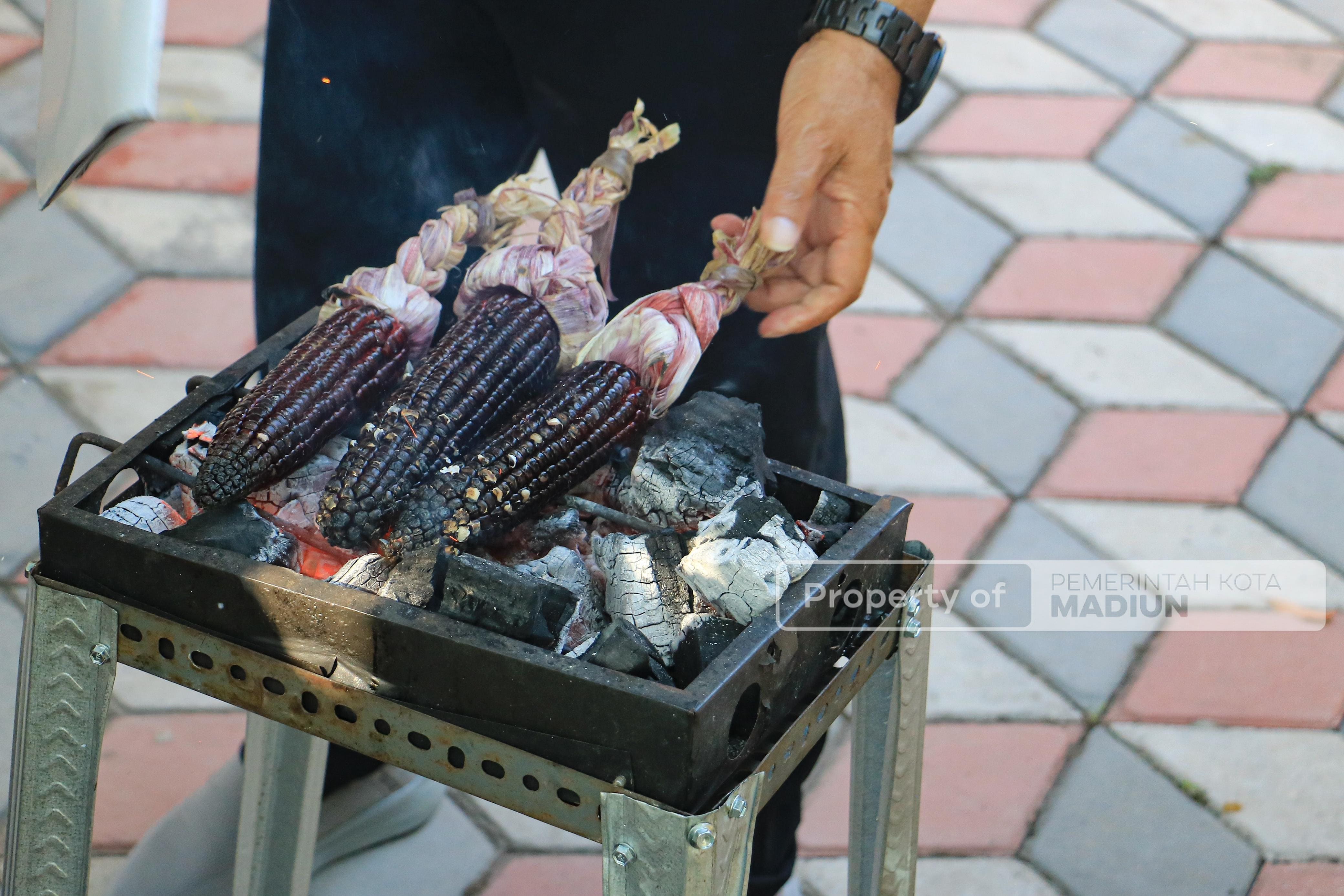 Wali Kota Madiun Gelar Panen Raya Jagung Ungu untuk Dorong Pola Hidup Sehat