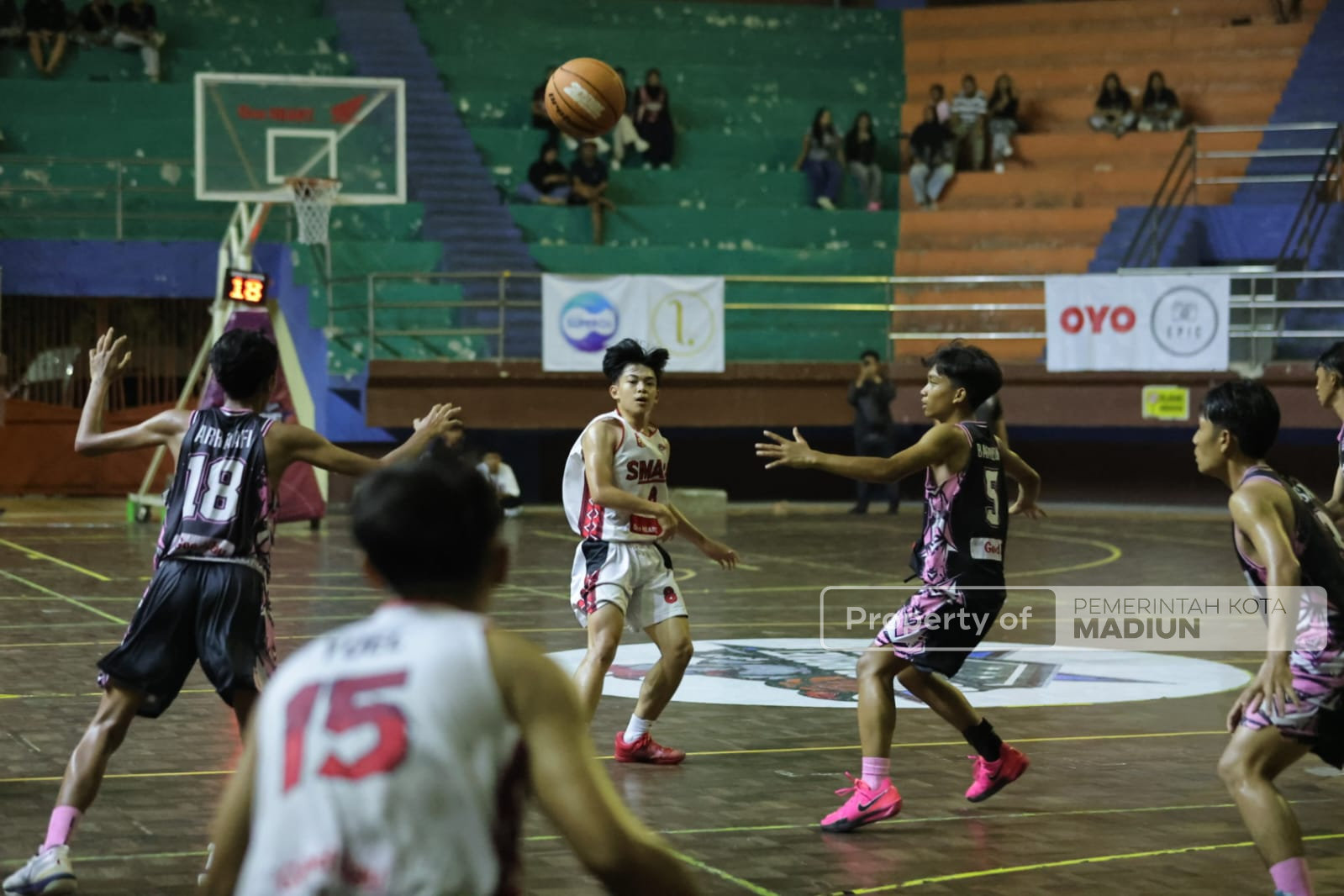 Tutup Junior Basket Vaganza di GOR Wilis, Wali Kota Harap Pembinaan Atlet Muda Berkelanjutan