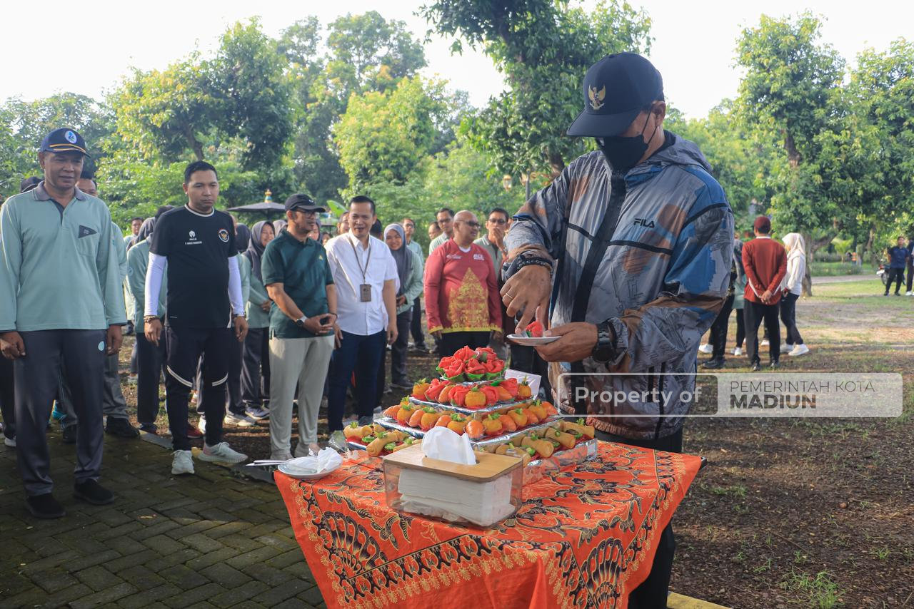 Apel dan Olahraga Bersama Pegawai Perumdam Tirta Taman Sari, Wali Kota Tekankan Efisiensi dan Kemandirian BUMD